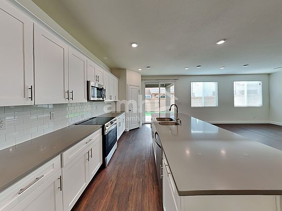 4th image of 8837 Crinkle Leaf Ave
