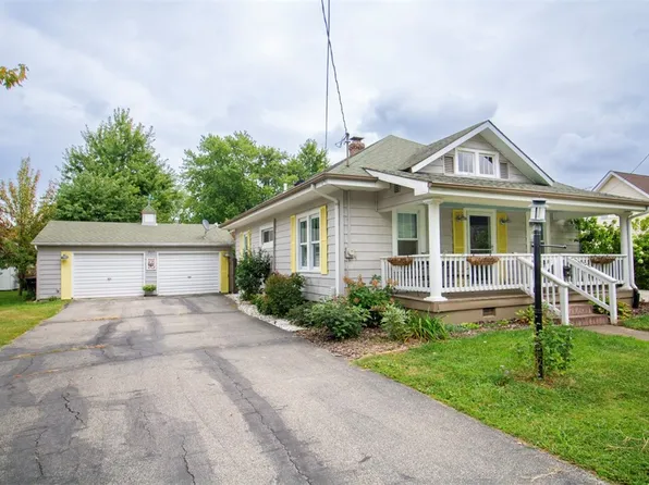 707 S 5th St, Marshall, IL 62441