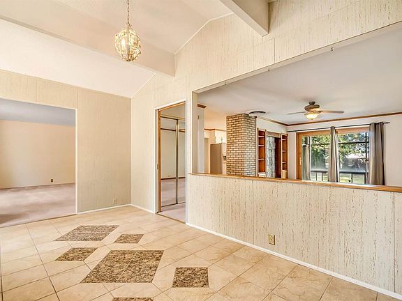 5th image of 336 Belaire Dr