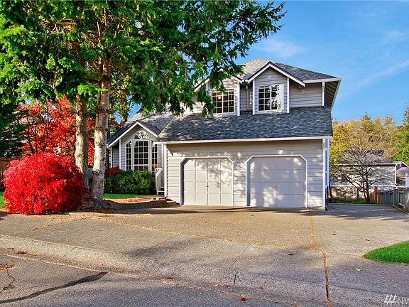Notice the parking alongside the home. Boat? RV? You decide. No restrictive CCRS