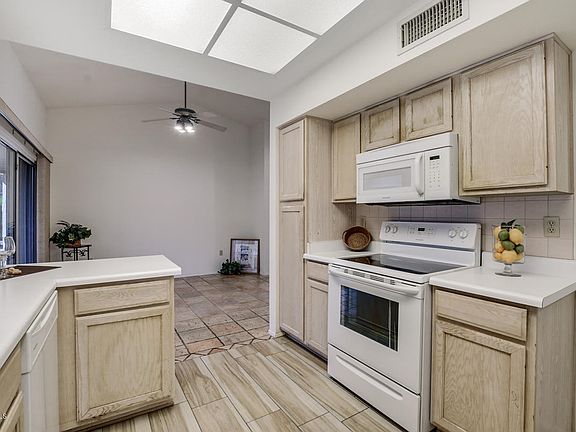 4th image of 21602 N 137th Way