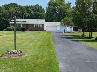 2340 Sexton Rd, Geneva, OH 44041