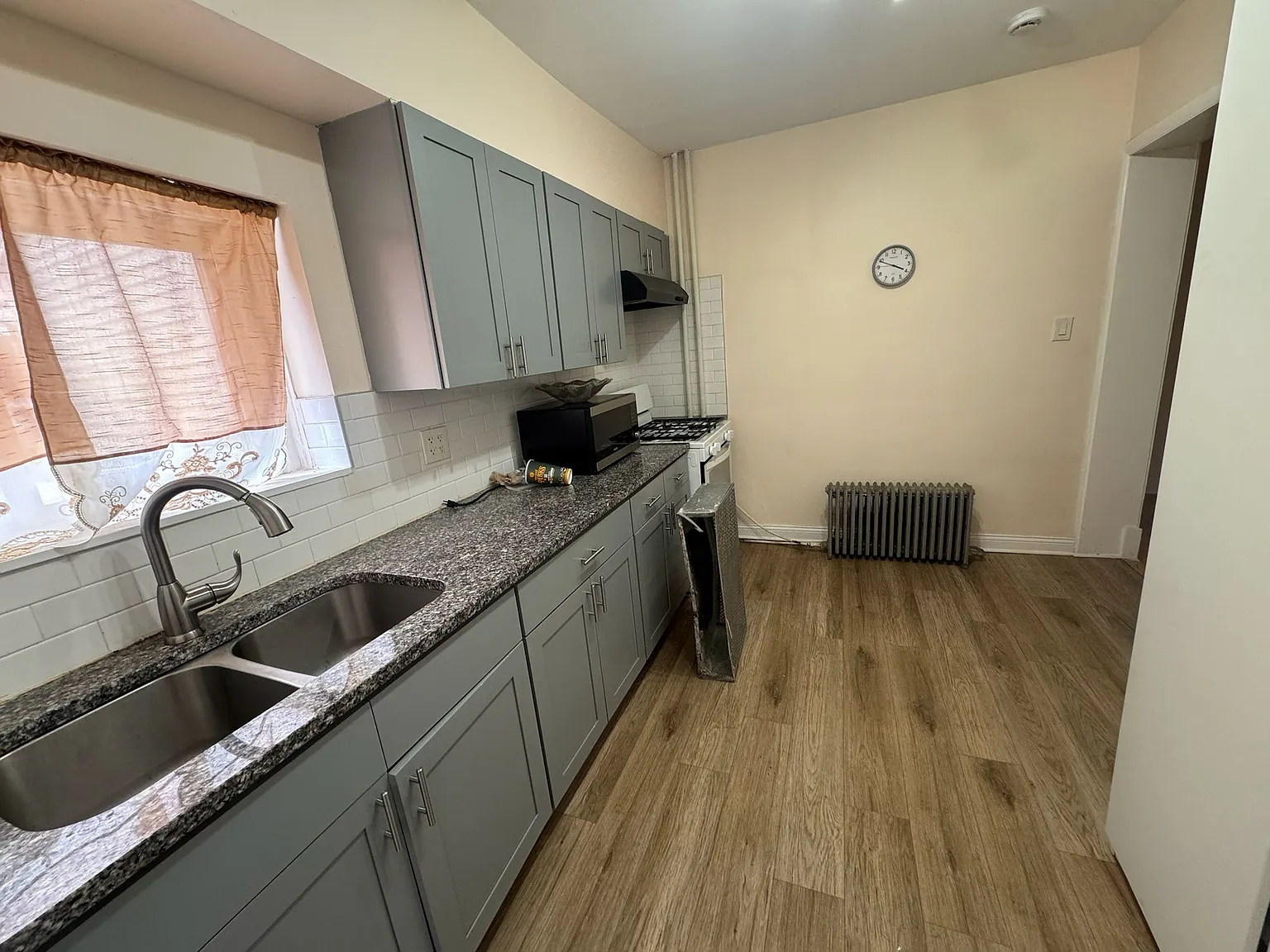 1 bed, 1000 sqft, $1,750 — Photo 2