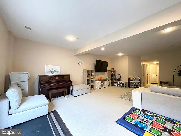 9661 Atterbury Ln — Photo 4