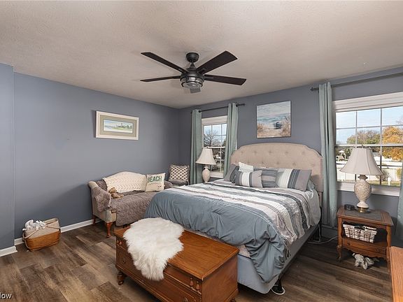 5th image of 6 Meadowlawn Dr Unit 18