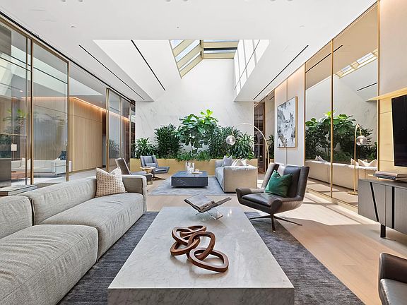 3rd image of 500 W 45th St #821