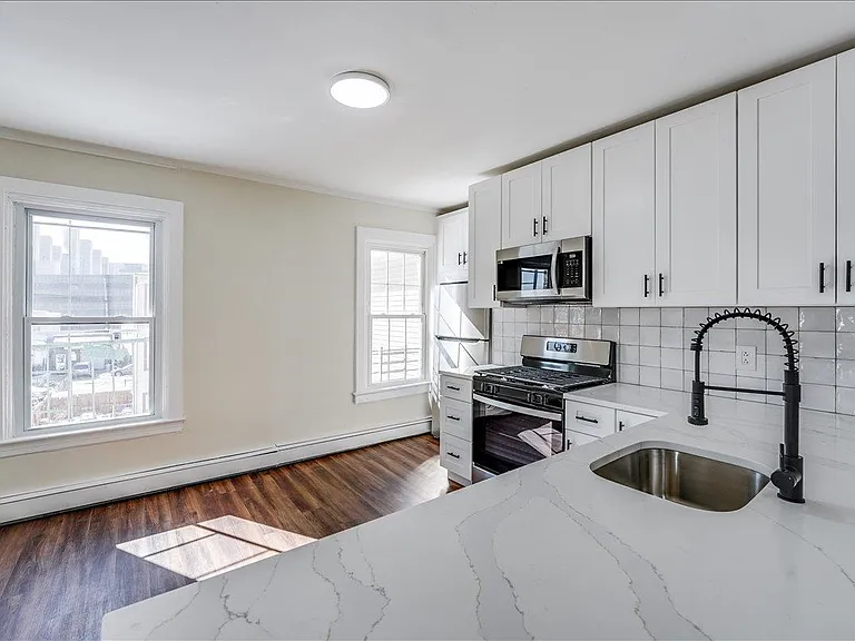 97 Saint Pauls Ave #2 — Photo 11
