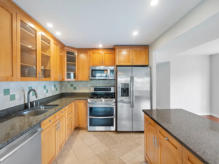 518 Ellery Ct #518 — Photo 5