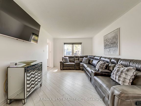 4th image of 8077 Mount Carmel Blvd