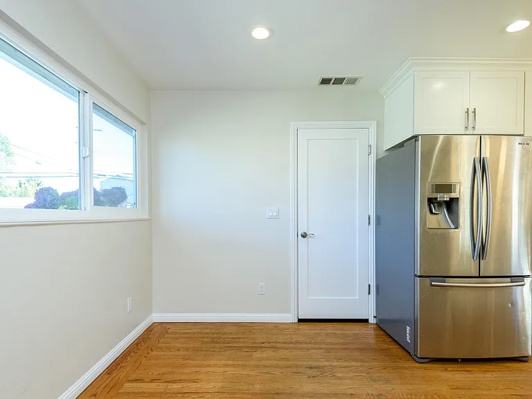 107 Haight St — Photo 3