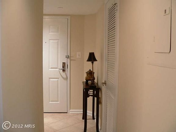 3rd image of 1001 N Randolph St APT 904
