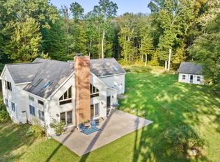 824 Thompson St, Glastonbury, CT 06033