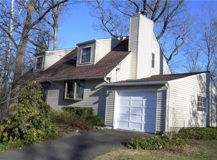 131 Sky Top Dr, Pleasantville, NY 10570