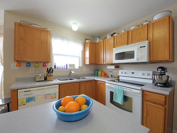3rd image of 4373 Teakwood Ln