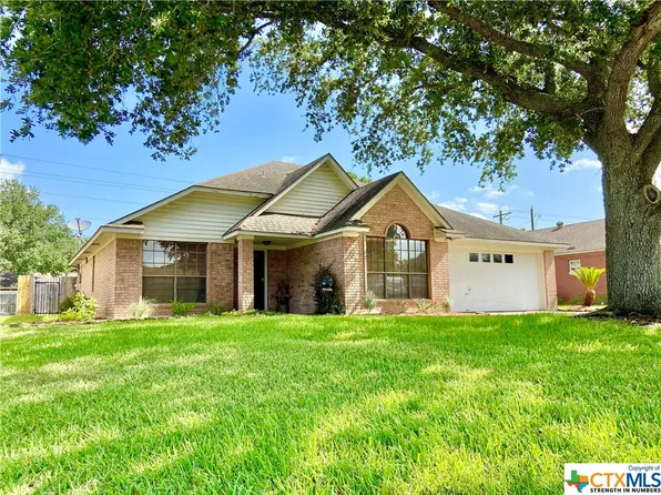 2727 Brook Bend Ln, El Campo, TX 77437