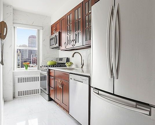 4th image of 11 Riverside Dr APT 13FW