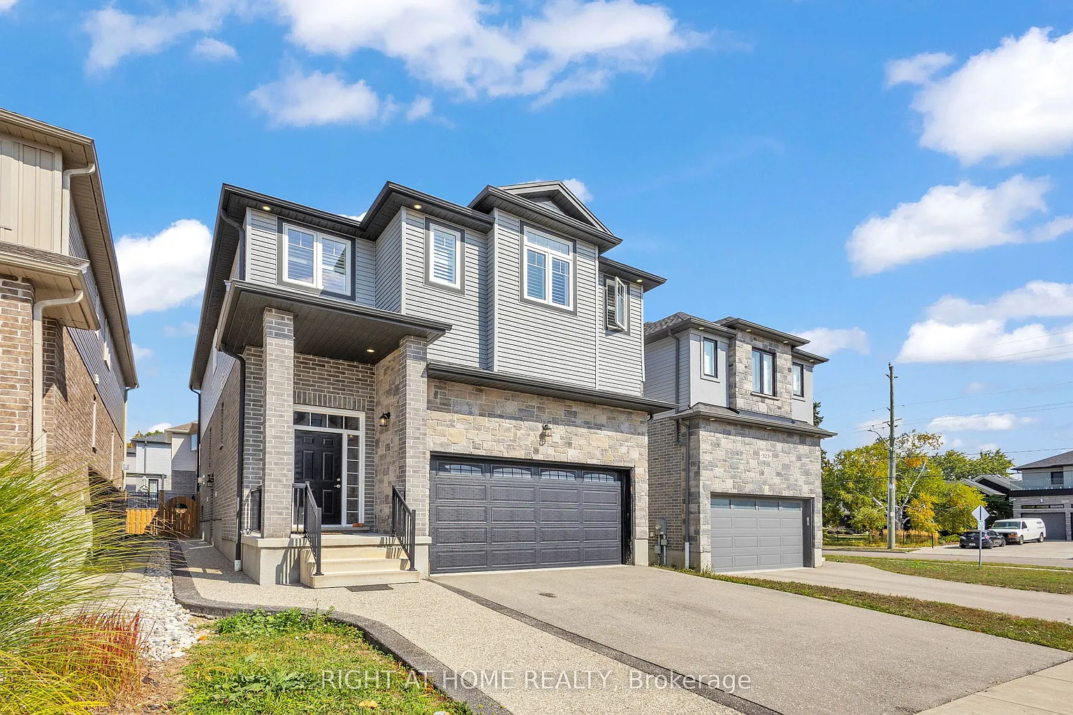 321 Carriage Way photo 1