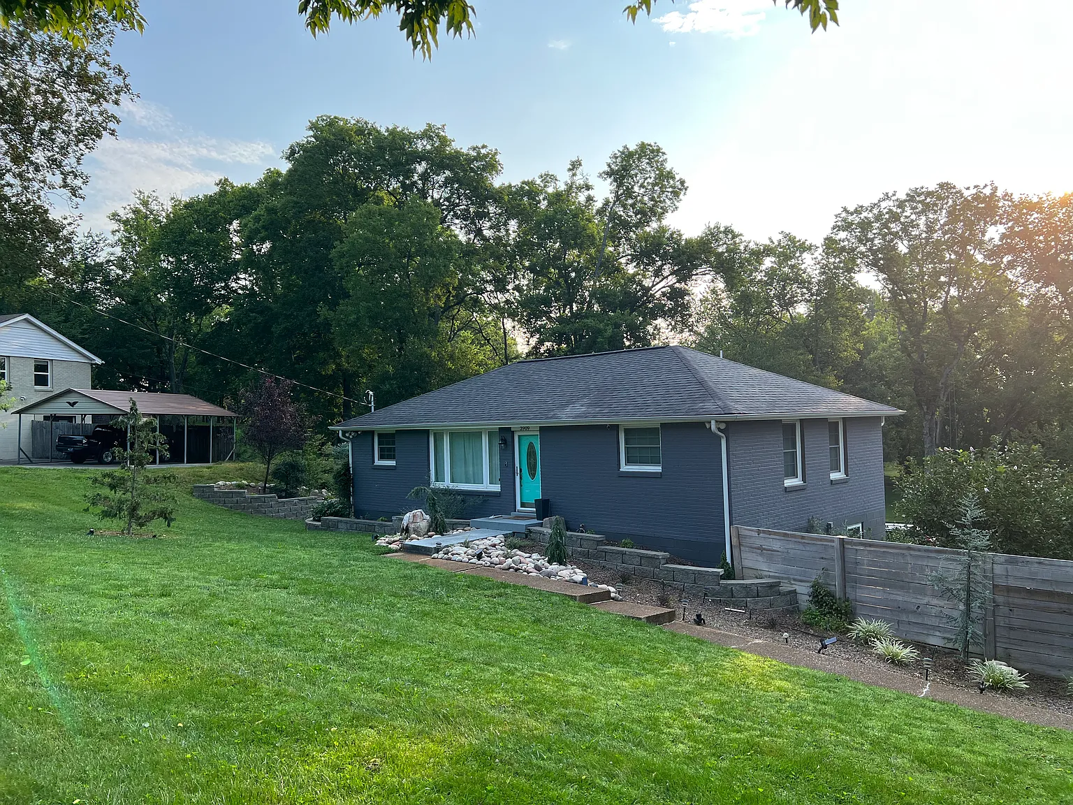 4 bed, 2250 sqft, $3,200 — Photo 3