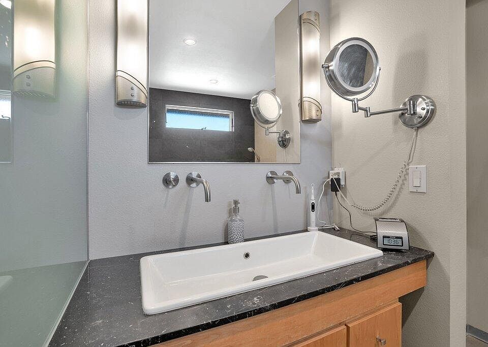 1st image of 52855 Avenida Diaz