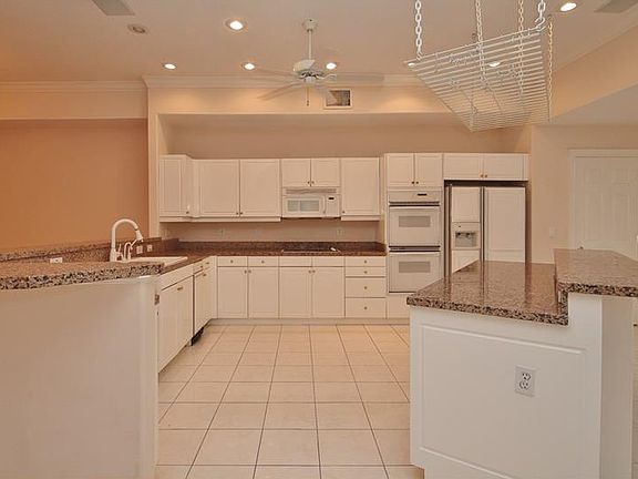 3rd image of 1642 Lago Vista Blvd