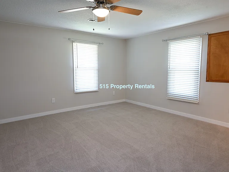 516 W Summit St — Photo 5