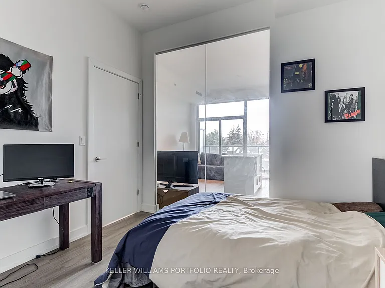 6 Parkwood Ave #516 — Photo 16
