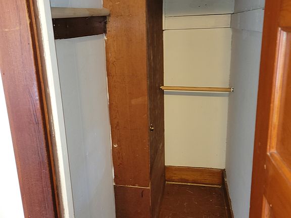 4th image of 1410 N Nye Ave