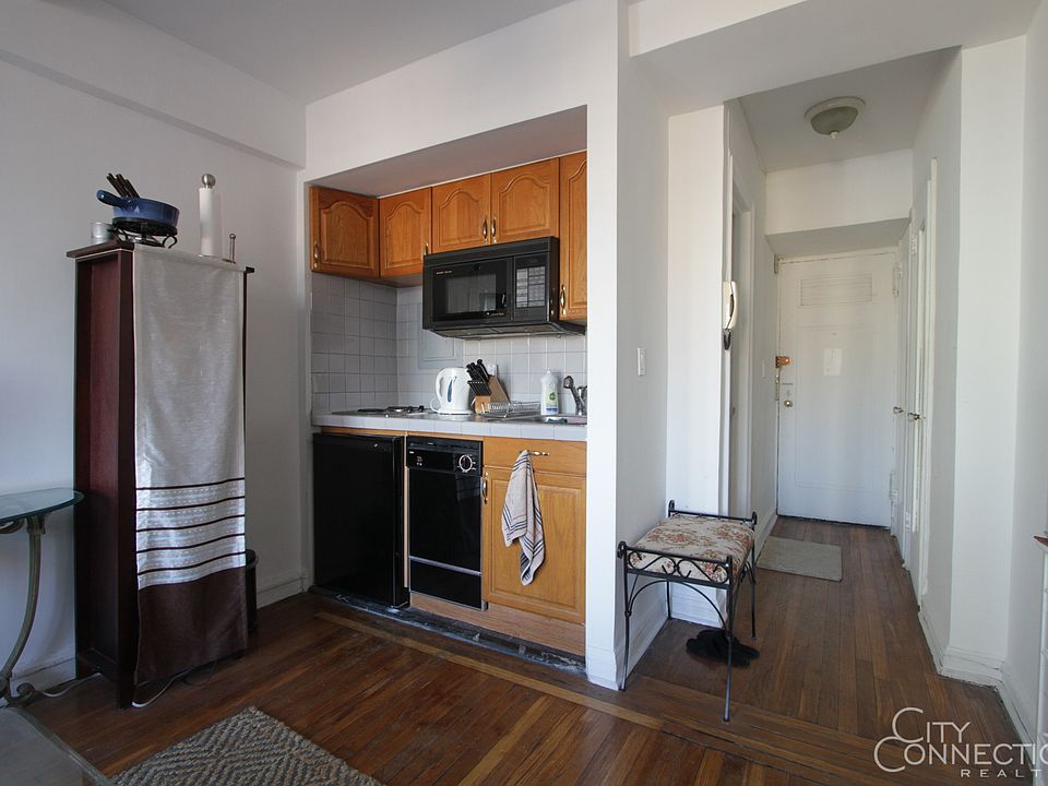 2nd image of 312 E 42nd St #2402