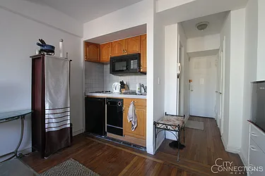 Rented by City Connections Realty