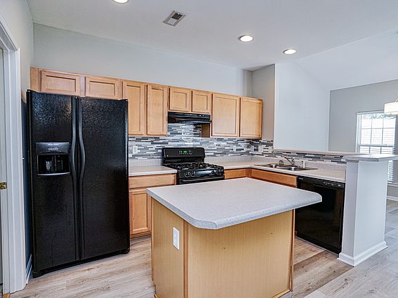 3rd image of 359 Moonstone Dr #1