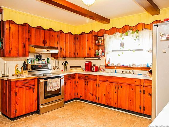 5th image of 1084 White Lake Dr