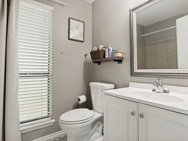 106 E Apollo Rd — Photo 16