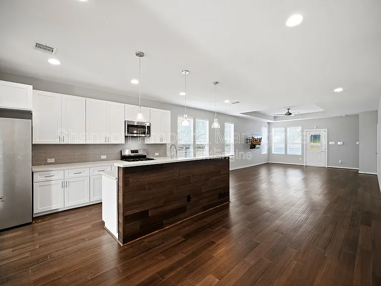 605 Dumble St — Photo 12