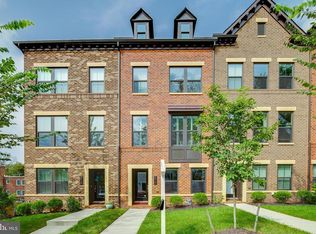 5717 11th St N, Arlington, VA 22205