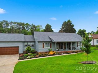 40 Candlewick Cove Dr, Taylorsville, NC 28681