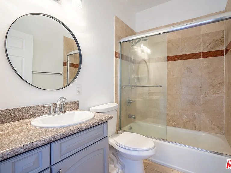 1030 S Norton Ave #6 — Photo 13
