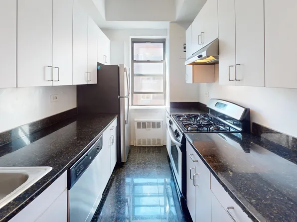 20 Beekman Place image 3 of 14