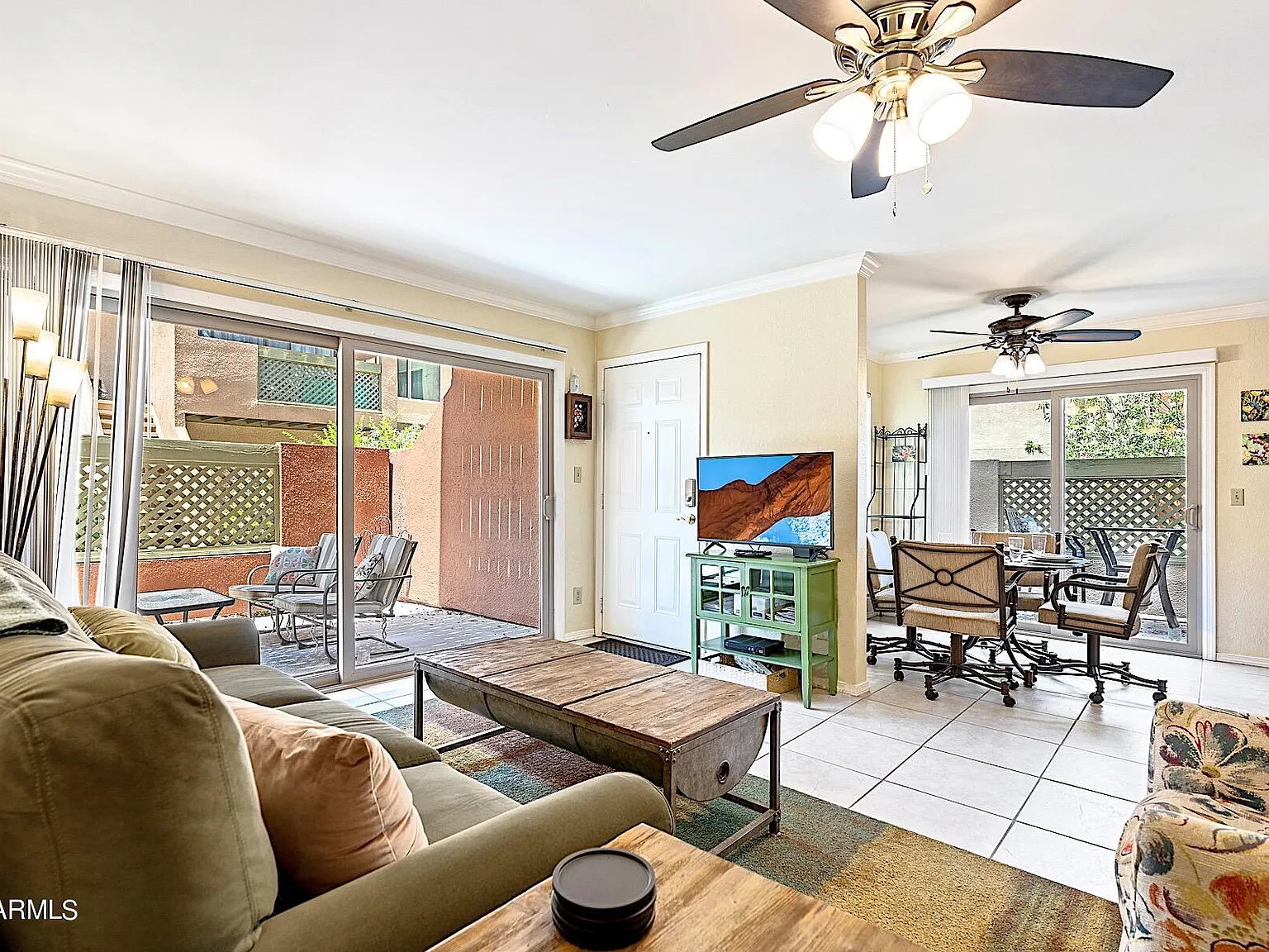 1 bed, 1.0 bath, 725 sqft, $1,950 — Photo 2