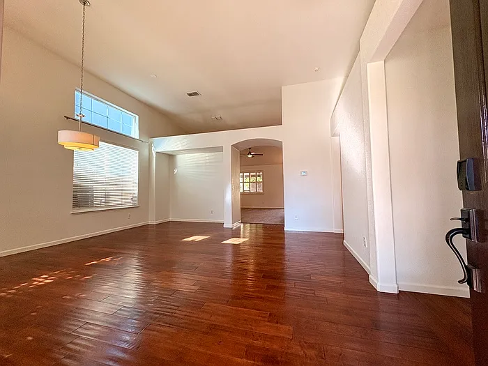 6048 Great Basin Dr — Photo 4