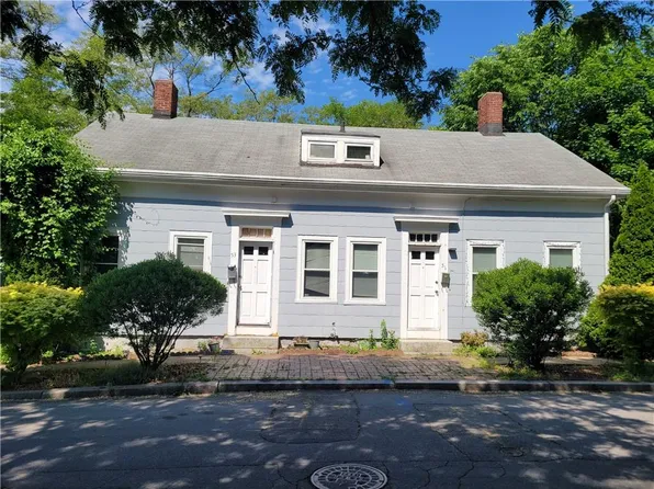 51 Maple St, Cranston, RI 02910