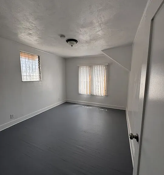 1650 S Rimpau Blvd — Photo 9