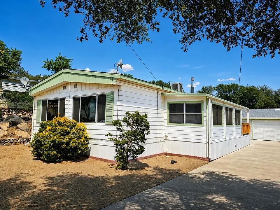 36 Bristlecone Dr