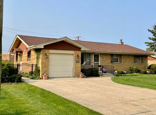 742 Longview Dr, Countryside, IL 60525