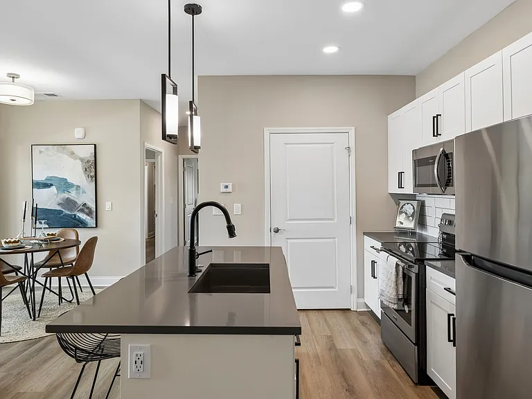 Serene - 2 Bed / 2 Bath - 950 Sq.Ft.