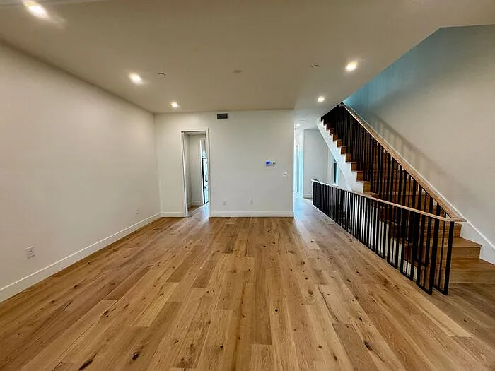 230 Washington St NE — Photo 13