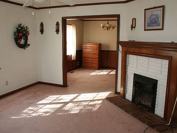 5th image of 229 Broadway Ave