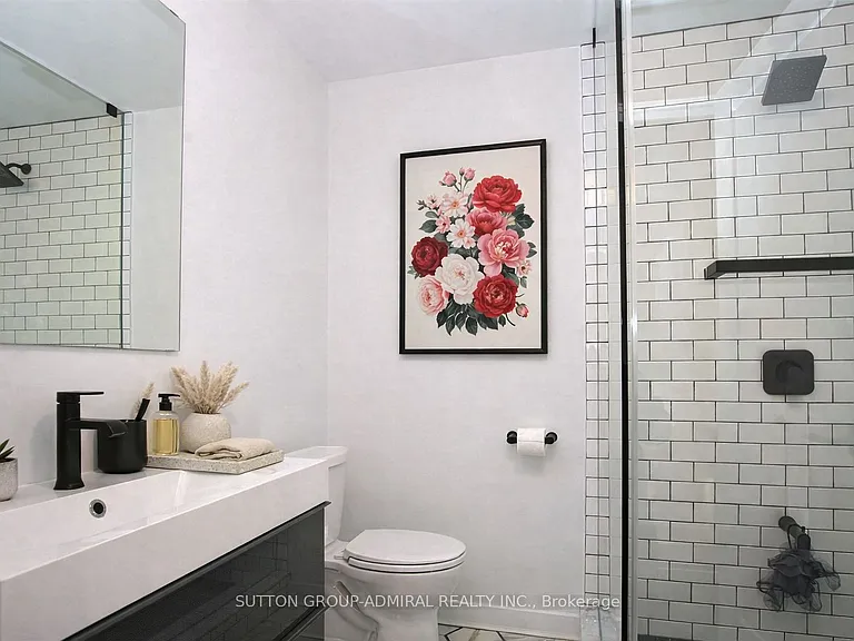 177 Logan Ave #MAIN FLOOR — Photo 7