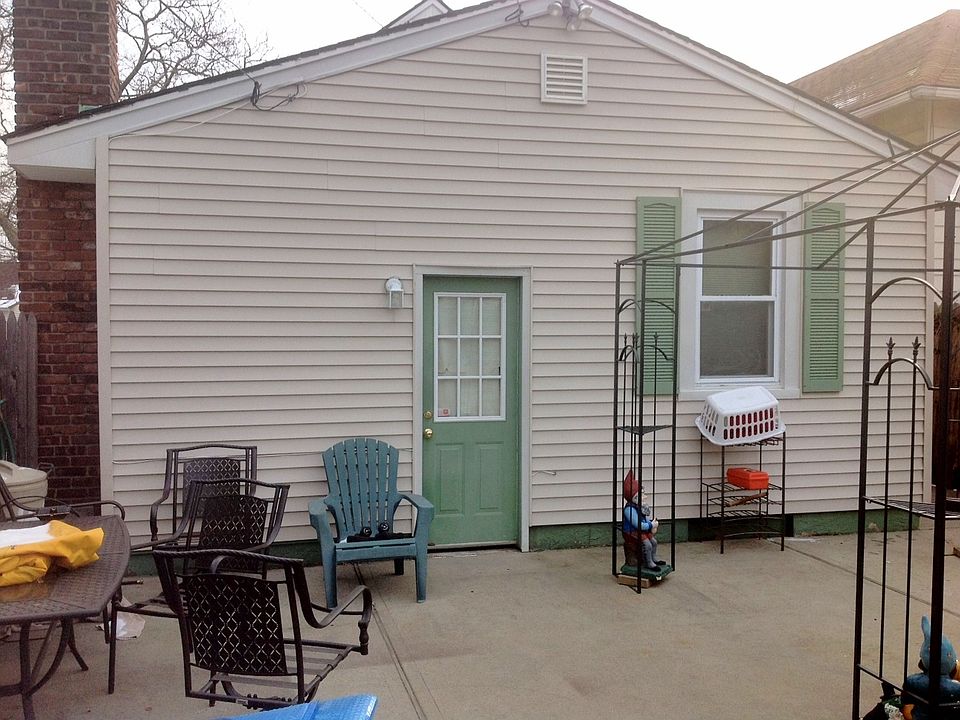 2nd image of 48 Newport Rd