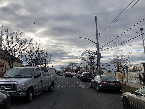 4th image of 2217 Homer Ave