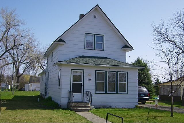 2nd image of 418 6th St